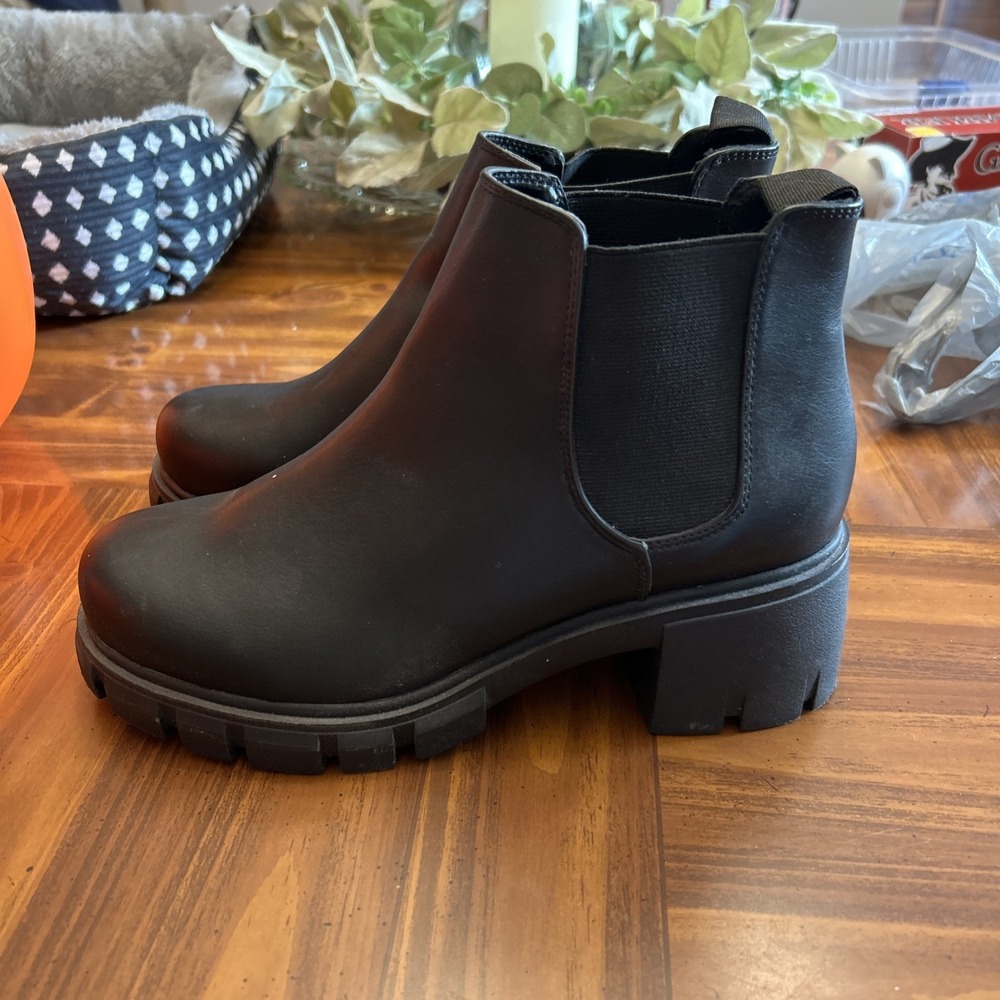 Vintage Soda 9 Medium Black Slip On Boots Chunky 90's